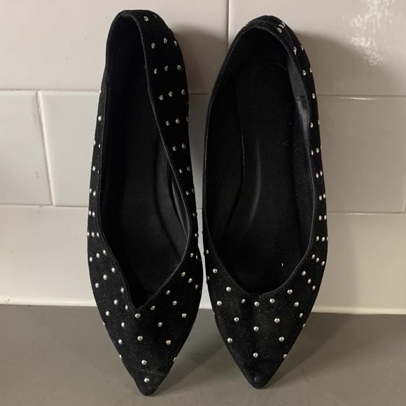 Circle stud flats - Picture 2 of 3